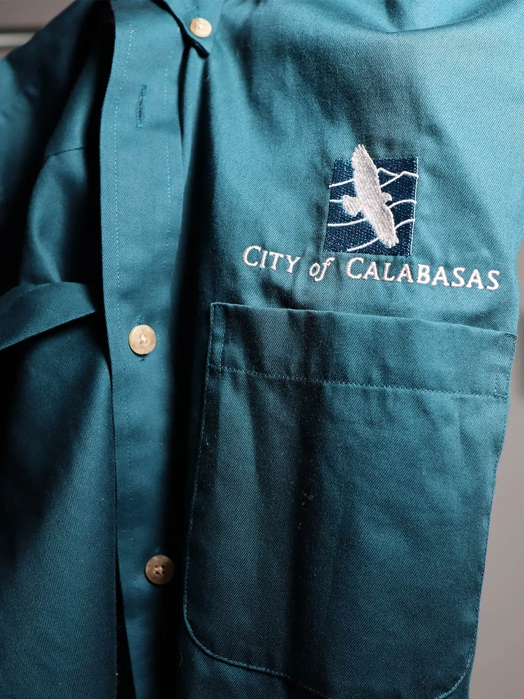 Official City of Calabasas Button-Down Work Shirt (L)
