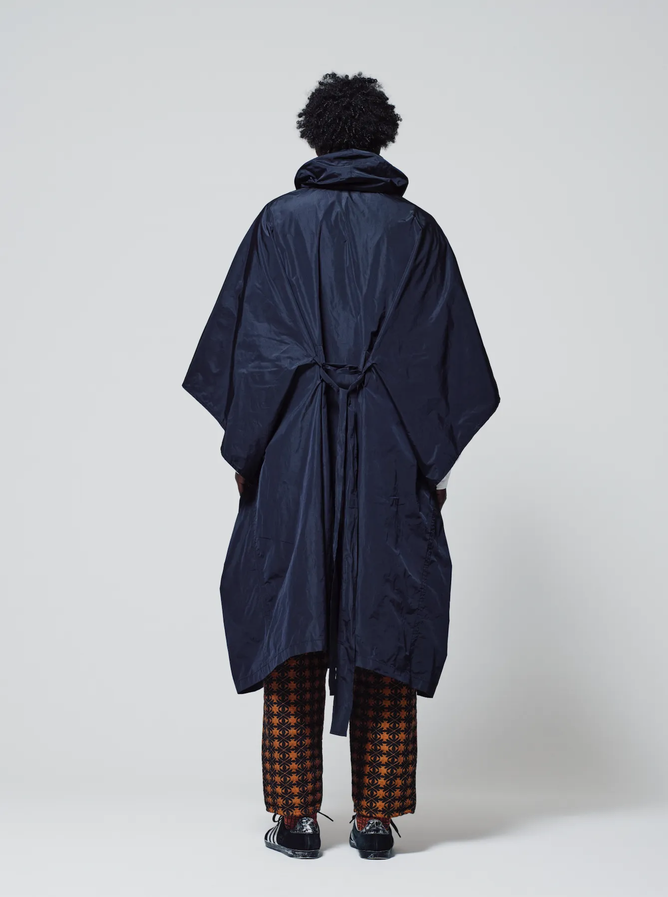SUPPORTER PONCHO COAT BLACK