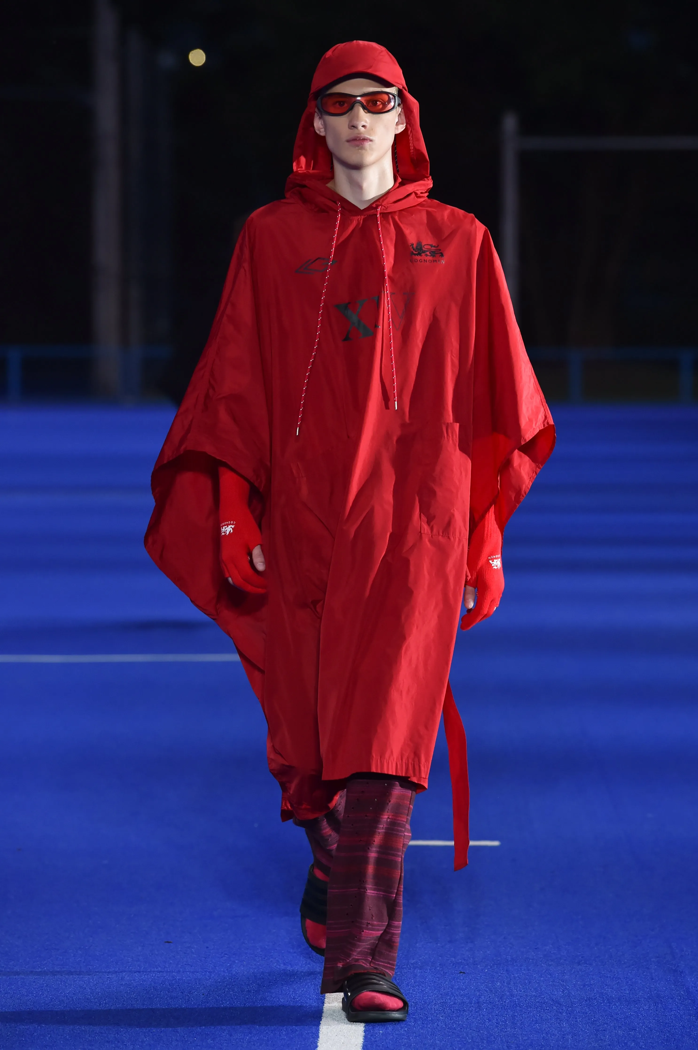 SUPPORTER PONCHO COAT RED